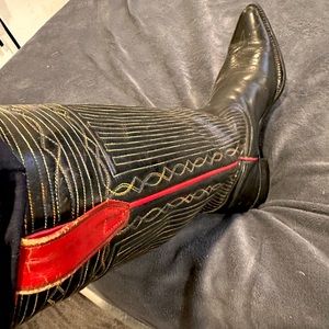 VINTAGE 70’s cowboy style boots.
